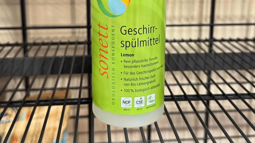 Sonett-Geschirrspülmittel getestet: Nahaufnahme des Labels mit Logo und Artikelbezeichnung.
