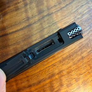 Ein Platz für eine Speicherkarte im Sony ICD-UX570B