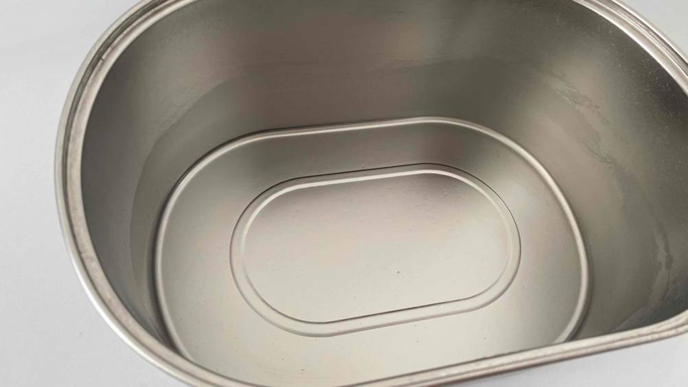 Detailansicht des Materials eines getesteten Katzenbrunnens.