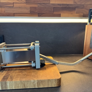 Hebel nach unten gerichtet beim Sopito-Pommesschneider