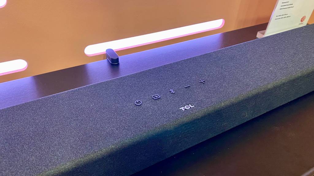 Soundbar getestet: Bedienelement einer Soundbar.