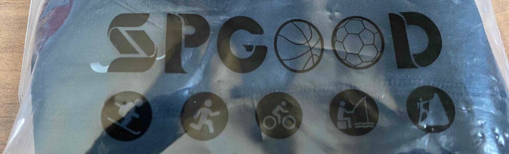 Fahrradhelm-Unterziehmützen-Test: Detailansicht der Verpackung mit Angaben zu sportlichen Anwendungsbereichen.
