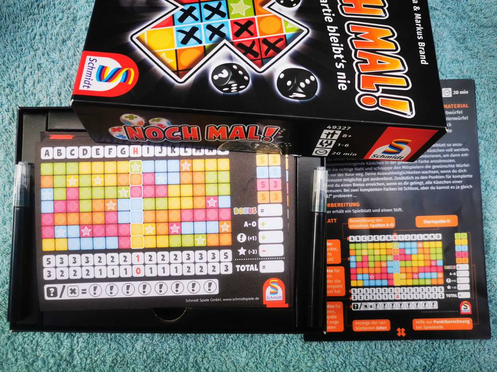 Spiele ab 8 Jahren im Test: Blick von oben auf ein geöffnetes Escape-Spiel.