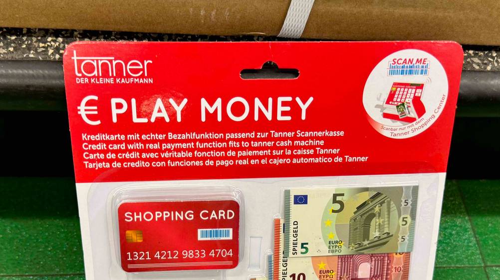 Spielgeld getestet: Nahaufnahme des Logos und der Artikelbezeichnung.