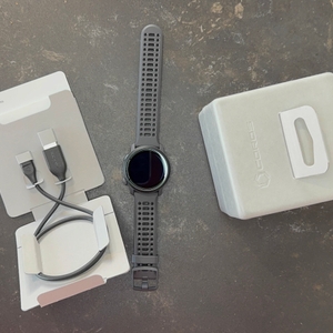 Lieferumfang der getesteten Sportuhr von Coros.