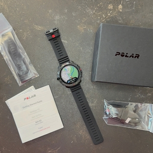 Lieferumfang der getesteten Sportuhr von Polar.