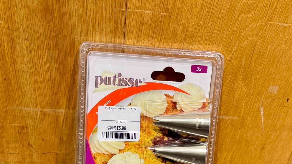 Spritztülle getestet: Nahaufnahme der Verpackung mit Logo und Preisangabe.