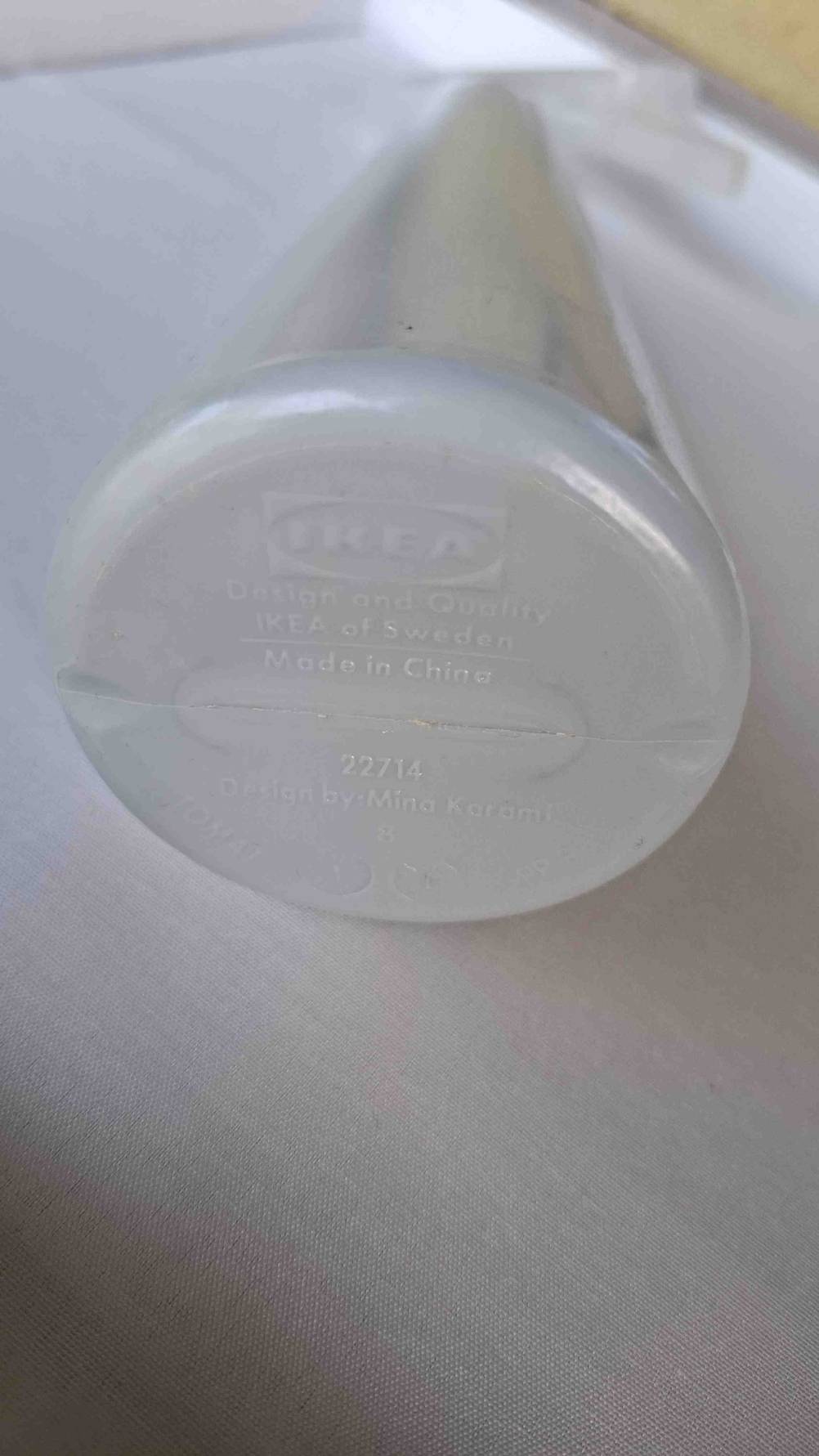 Sprühflasche getestet: Nahaufnahme des Bodens.