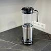 Standmixer-Test: Der WMF Kult Pro steht auf einer grauen Arbeitsfläche.