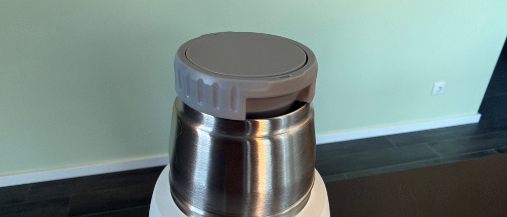 Der Deckel der Stanley Adventure To-Go in Nahaufnahme