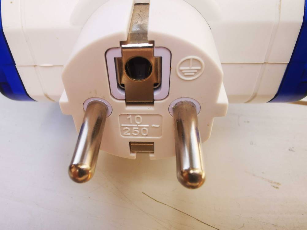 Steckdosenwürfel getestet: Nahaufnahme der Stecker.