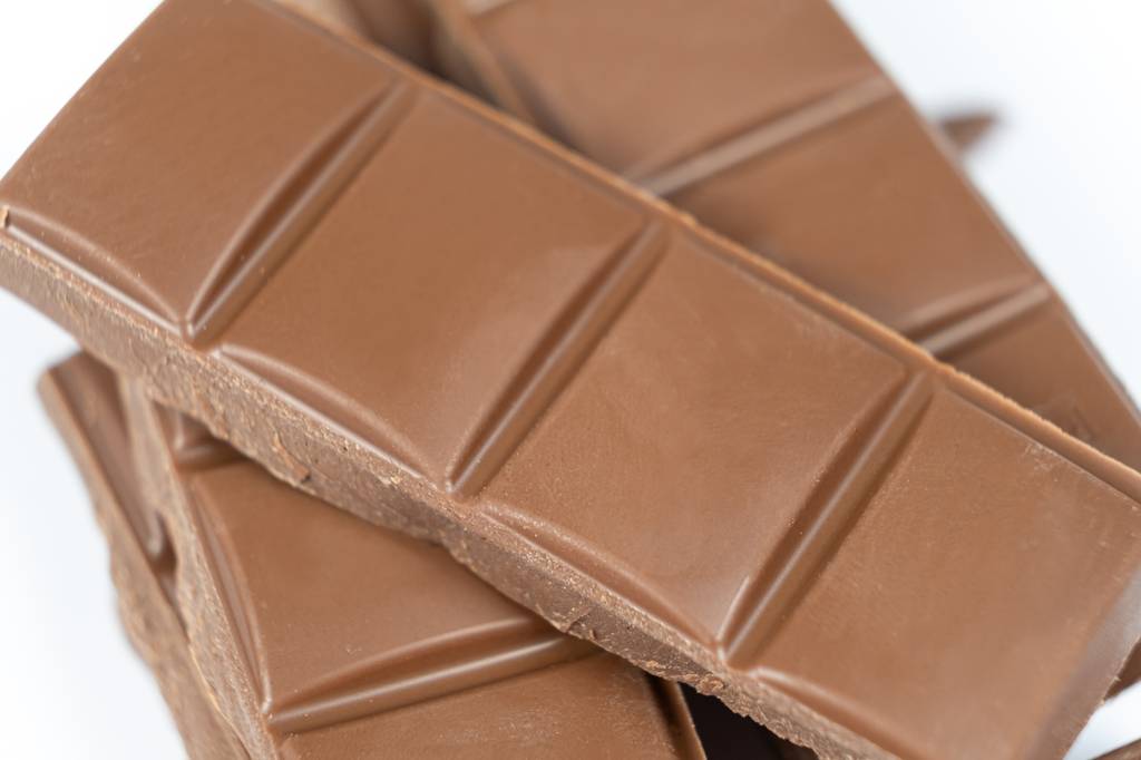 Stevia-Schokolade-Test: mehrere Stücke Schokolade. 