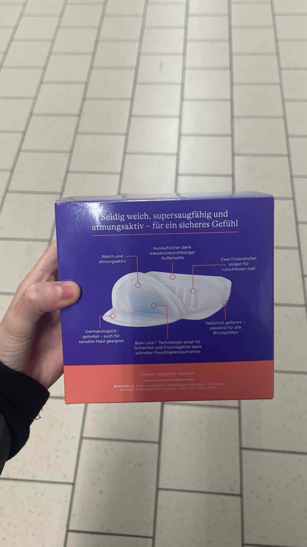 Rückseite der Verpackung der Stilleinlagen im Test.