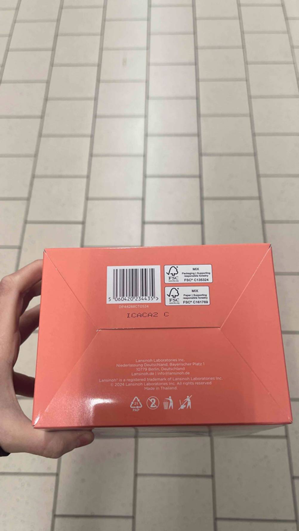 Stilleinlagen getestet: Der Boden der Verpackung.