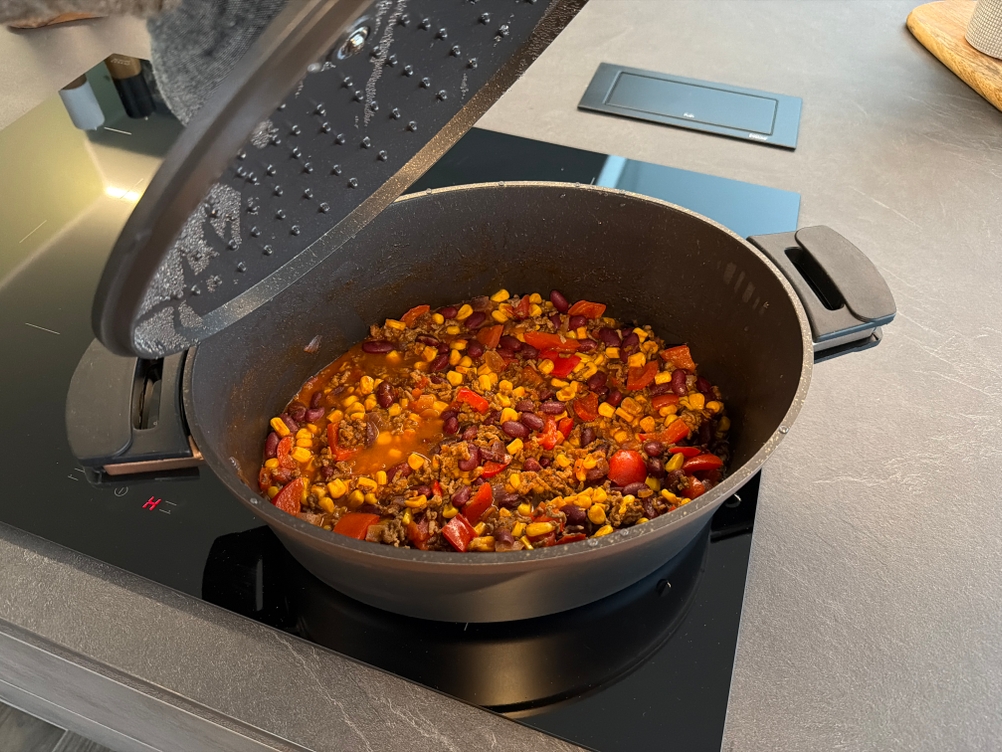 Chili con Carne im Stoneline Cocotte