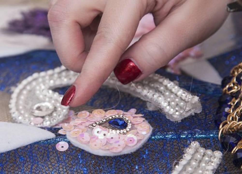 strasssteine-auf-stoff-kleben