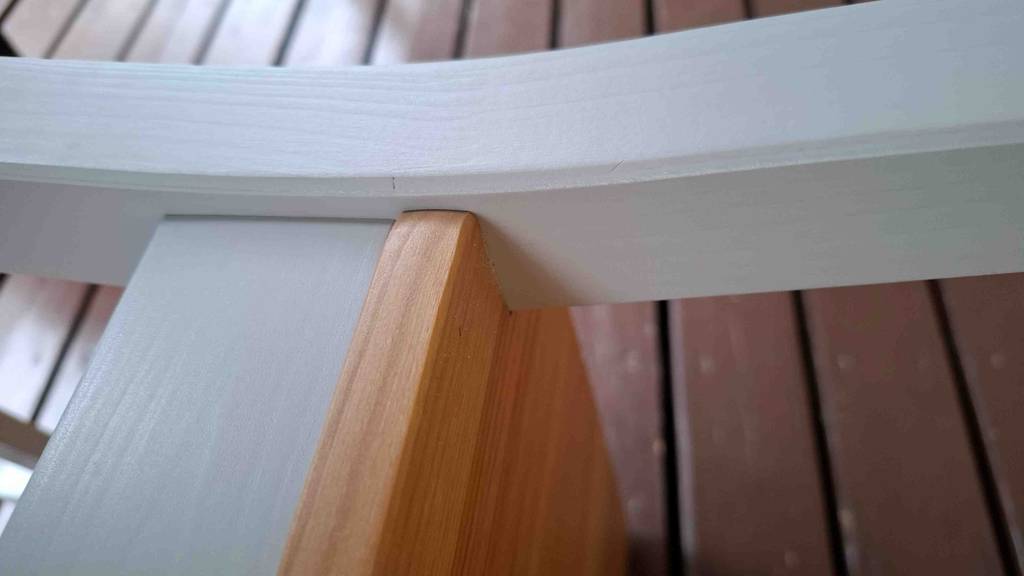 Detailansicht der Verbindungen eines getesteten Stuhls.