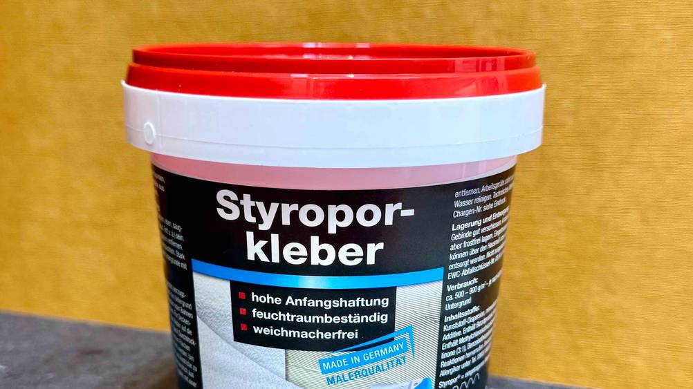 Styroporkleber getestet: Nahaufnahme der Verpackung mit Artikelbezeichnung.