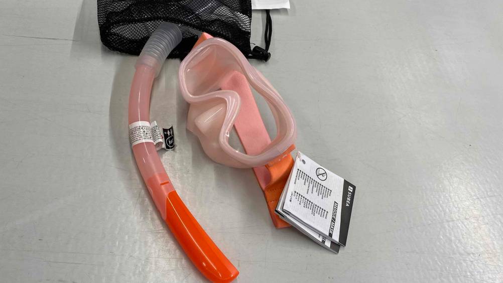 Subea Schnorchelset für Kinder im Test: Set hat die Farbe orange.