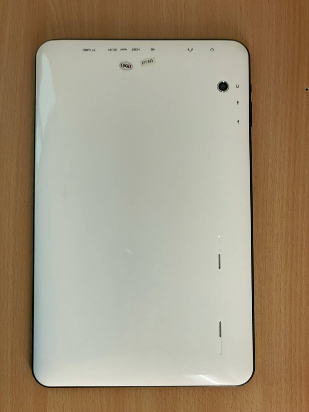 Rückseite eines getesteten Tablet bis 300 Euro.