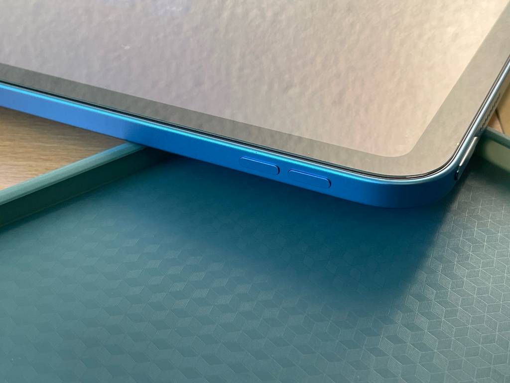 Tablet bis 500 Euro-Test: Blick auf die Einstellungstasten.