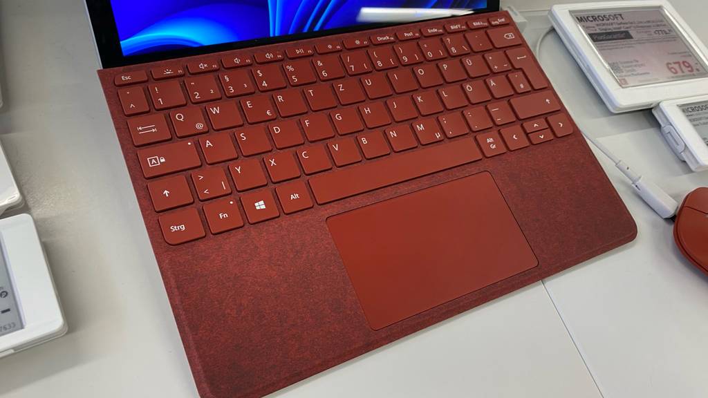 Tablet mit Tastatur im Test: Tastatur von einem Tablet. 