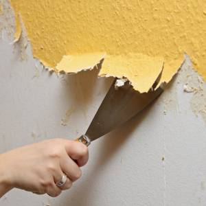 tapete-mit-spachtel-abloesen