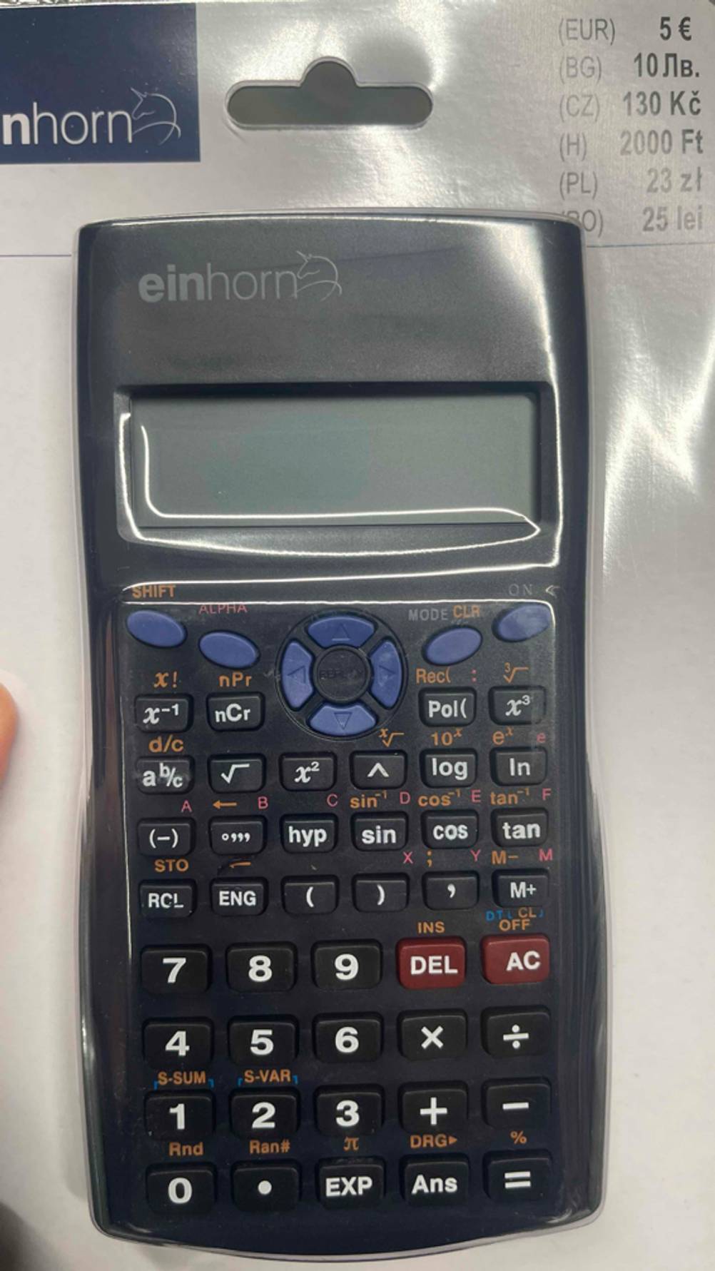 Taschenrechner (nicht programmierbar) getestet: Nahaufnahme des Gerätes in der transparenten Verpackung.