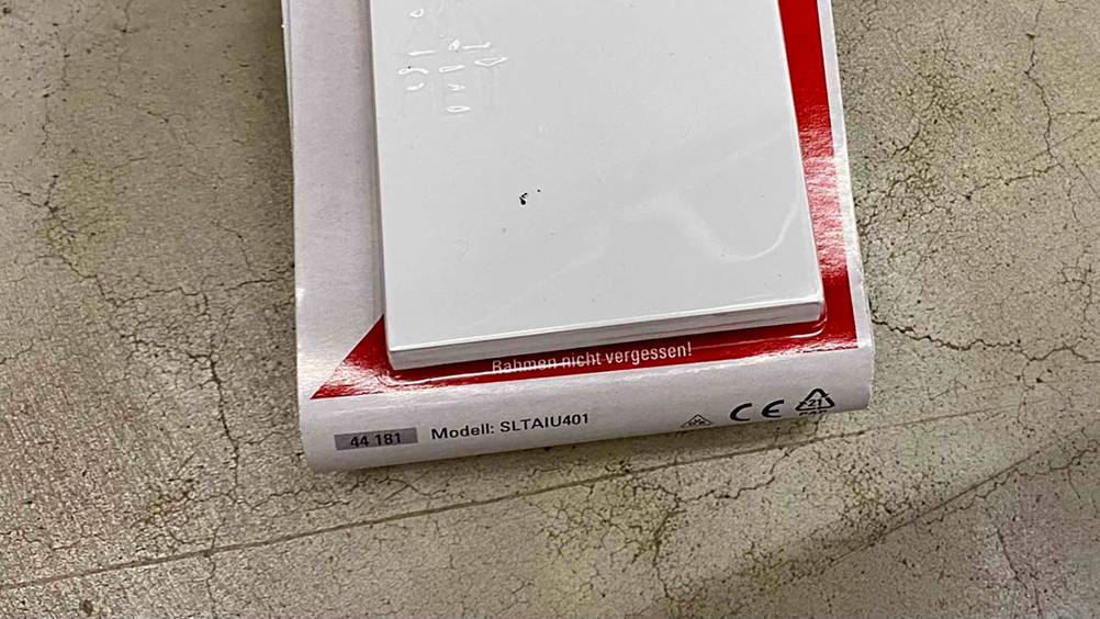Taster getestet: Nahaufnahme der Modellbezeichnung.