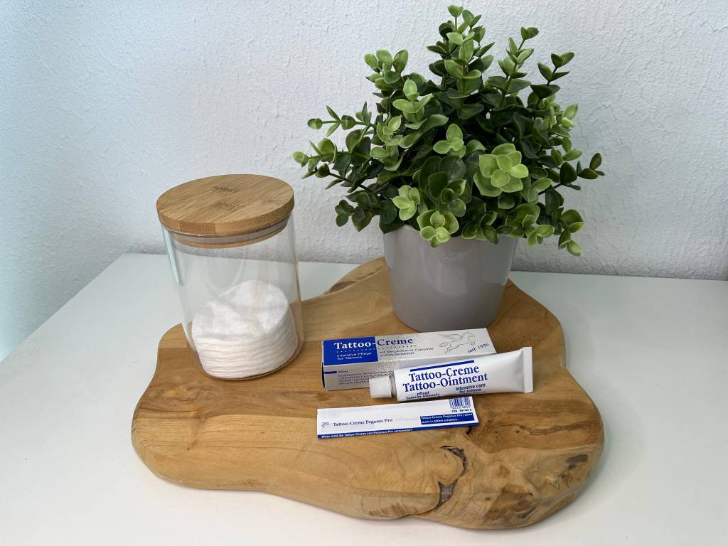 Tattoo-Creme Schachtel und Beipackzettel