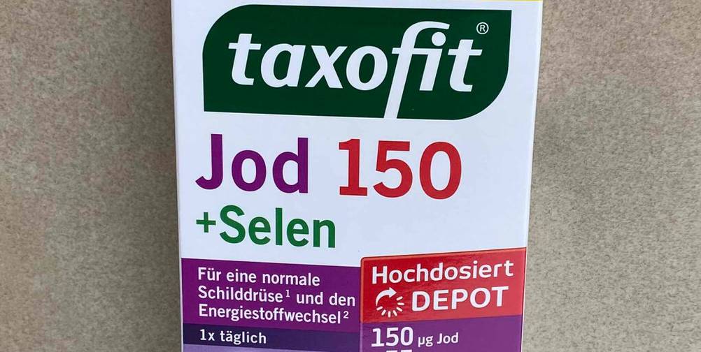Jodtabletten-Test: Detailansicht einer Verpackung der Marke Taxofit mit der Aufschrift „Jod 150 + Selen“.