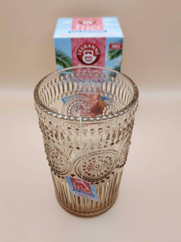 Im Test: Cold brew Tee im Teebeutel befindet sich in einem Glas.