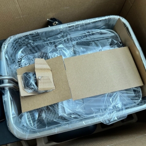 Die Tefal ‎FR8040 steht vormontiert im Karton