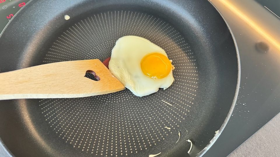 Spiegelei braten in der Tefal G28806 Hard Titanium On