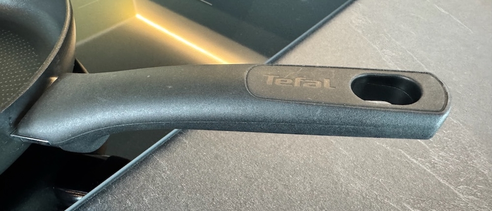 Griff der Tefal G28806 Hard Titanium On