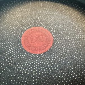 Temperatur-Indikator der Tefal G28806 Hard Titanium On bei mittlerer Hitze