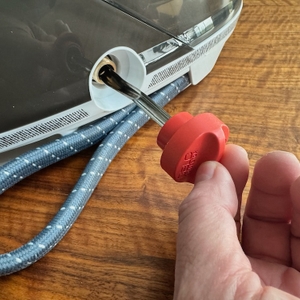 Kalkschlitz entnehmen beim Tefal Pro Express Ultimate GV9567