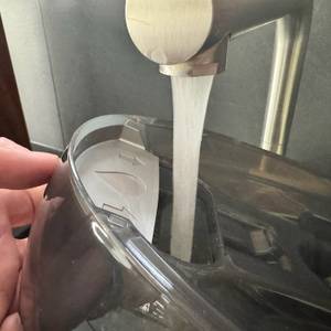 Wassertank befüllen beim Tefal Pro Express Ultimate GV9567