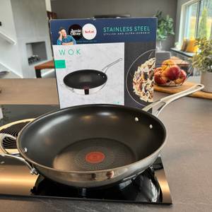 Tefal-Wokpfanne Jamie Oliver Cook's Classic ausgepackt mit Karton