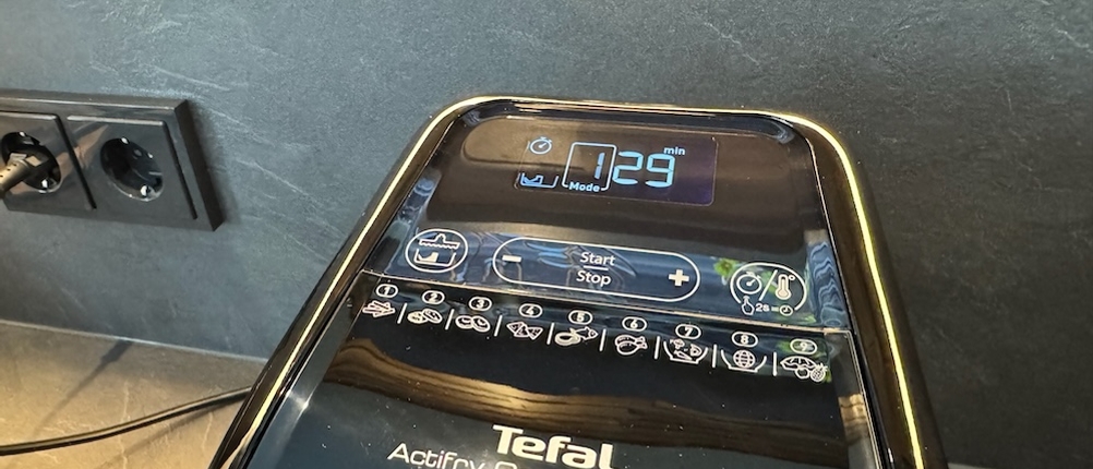 Bedienfeld der Tefal YV9708 ActiFry Genius XL 2in1
