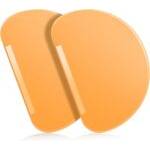 Teigkarten im Test: zwei orange Silikon-Teigkarten vor weißem Hintergrund.