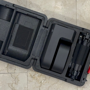 Das getestete Teleskop von ZWO in seiner Transportbox.