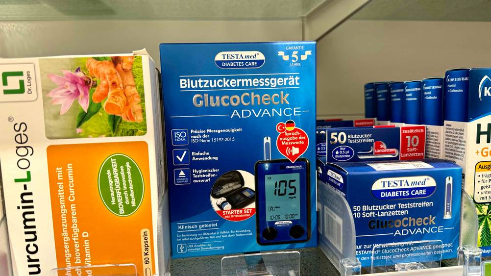 Blutzuckermessgerät im Test: Gerät befindet sich in seiner Verpackung.