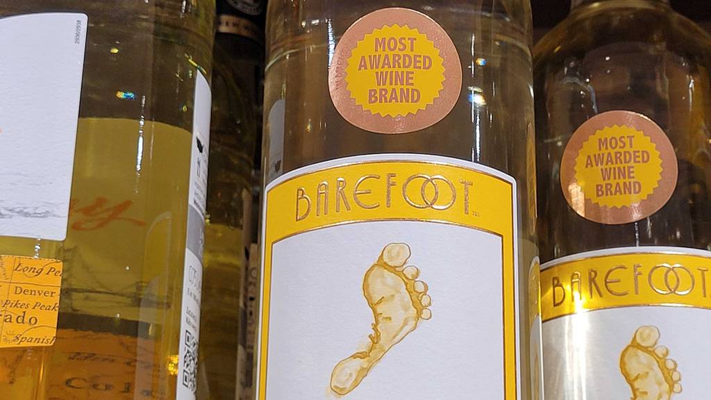 Barefoot-Wein-Test: Nahaufnahme des Etiketts auf der Flasche.