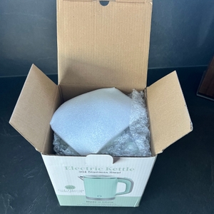 Tetipa-Reisewasserkocher Karton geöffnet