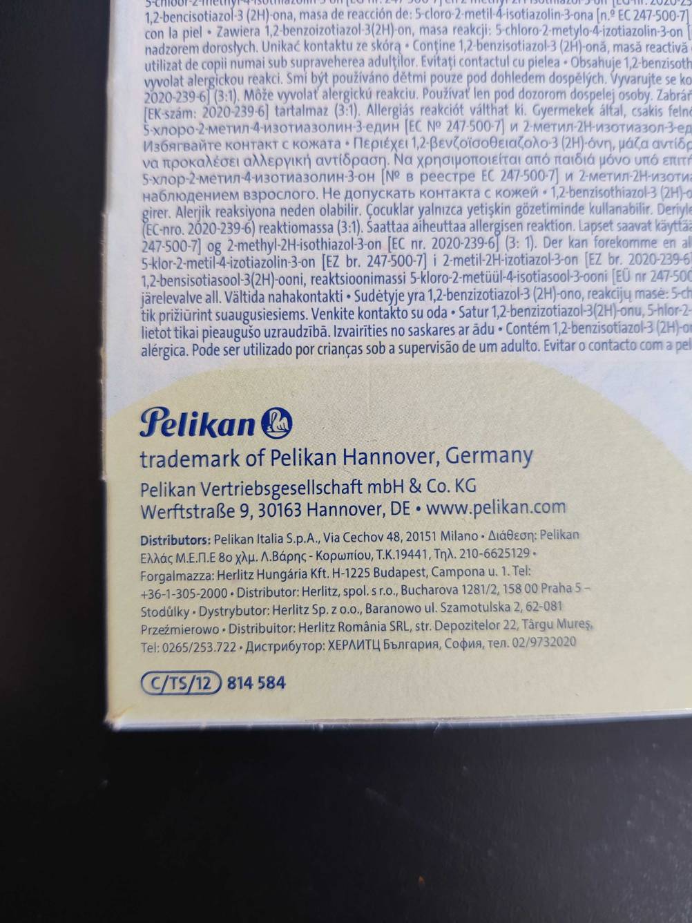 Textilstifte getestet: Nahaufnahme der Informationen zum Hersteller auf der Rückseite der Originalverpackung.