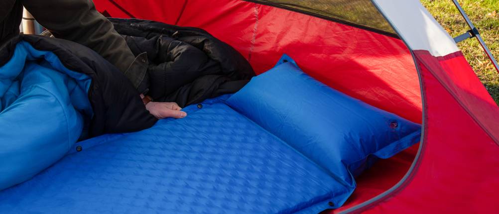 Therm-A-Rest-Isomatte-Test: Eine Isomatte liegt in einem Zelt. 