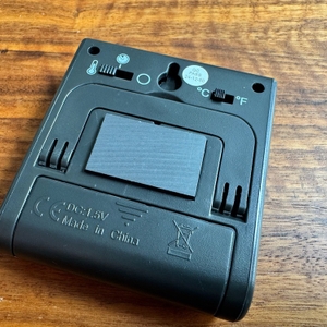 Die Rückseite vom Display des Thermopro TP16