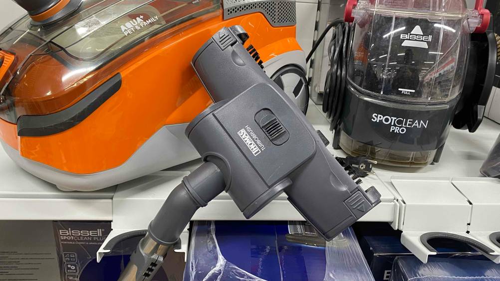 Getestet: Nahaufnahme der Saugbürste eines Wasserstaubsaugers.