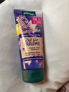 Kneipp Duschgel liegend.